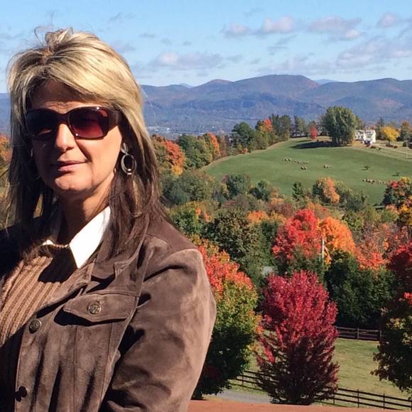 Meet your Posher, Kelly - Picture 1 of 1